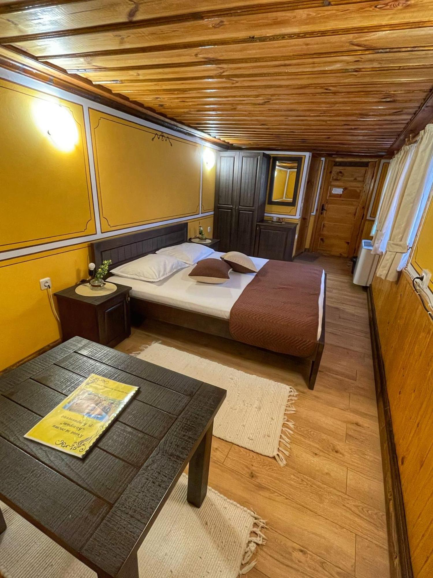 Guest Rooms Colorit Koprivştitsa Dış mekan fotoğraf