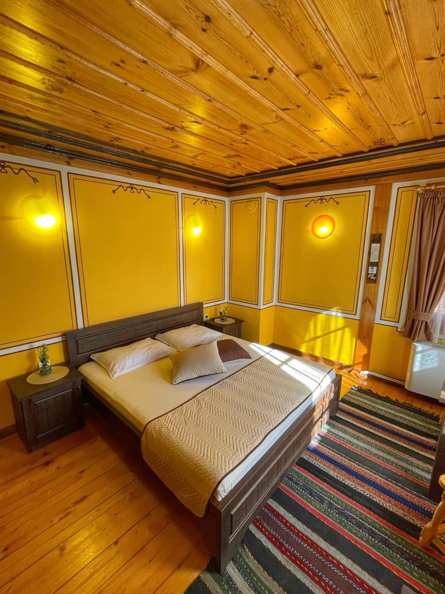 Guest Rooms Colorit Koprivştitsa Dış mekan fotoğraf