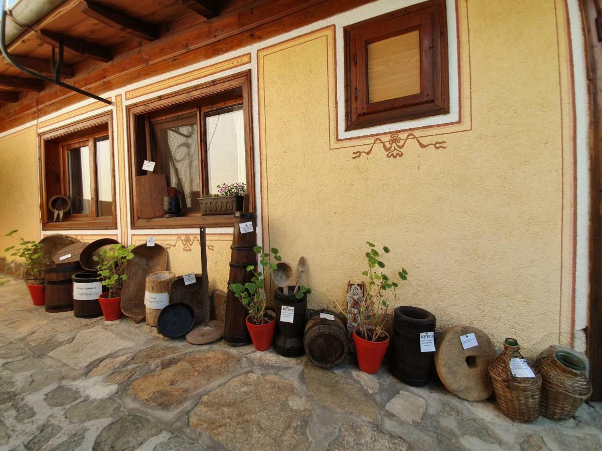Guest Rooms Colorit Koprivştitsa Dış mekan fotoğraf